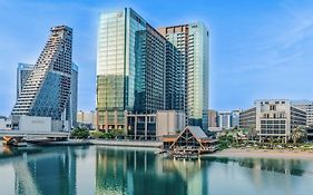 Beach Rotana Residences